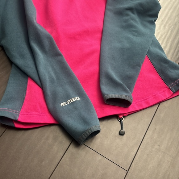 The North Face Women’s TKA Stretch pink & gray zipper jacket with 3 pockets EUC - Picture 4 of 4